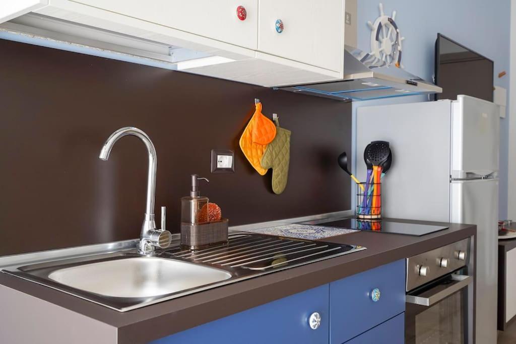 Mediterranea Apartment- Central Station - Free Wifi&Netflix Bari Kültér fotó
