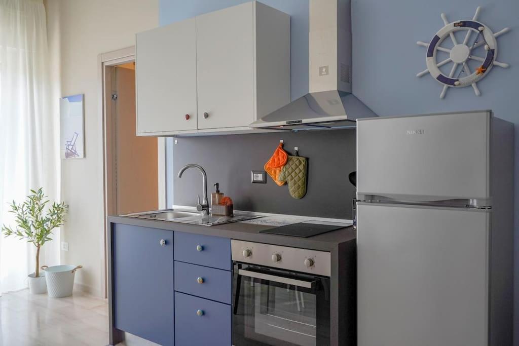 Mediterranea Apartment- Central Station - Free Wifi&Netflix Bari Kültér fotó