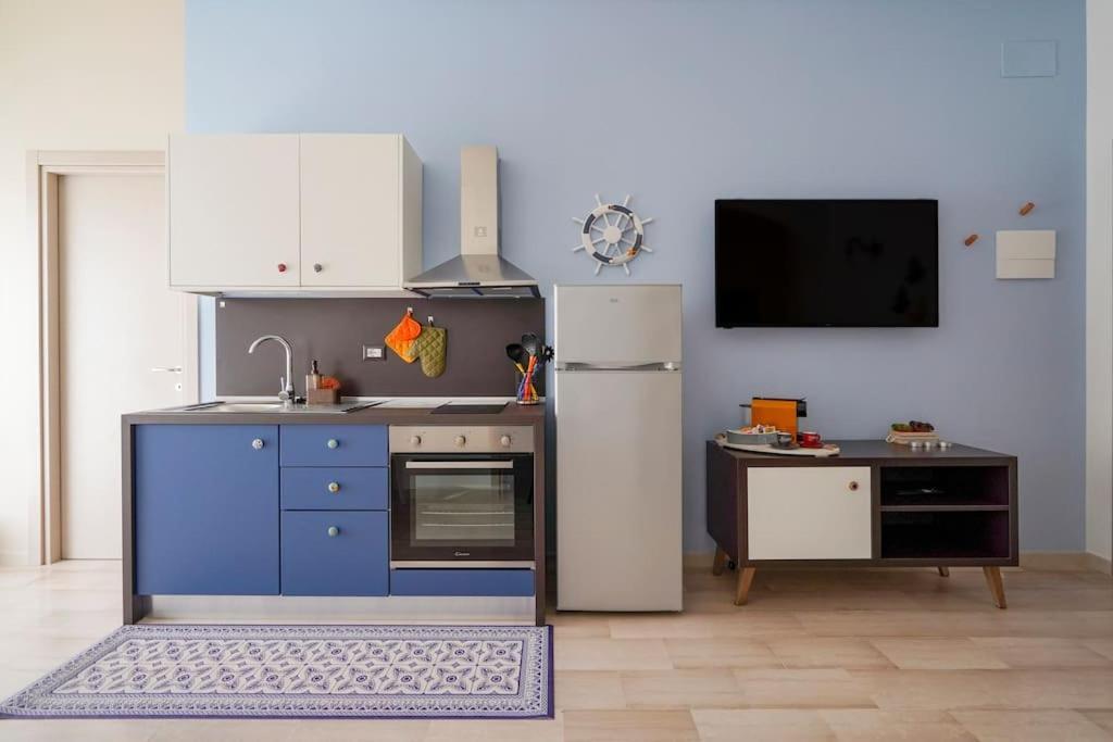 Mediterranea Apartment- Central Station - Free Wifi&Netflix Bari Kültér fotó