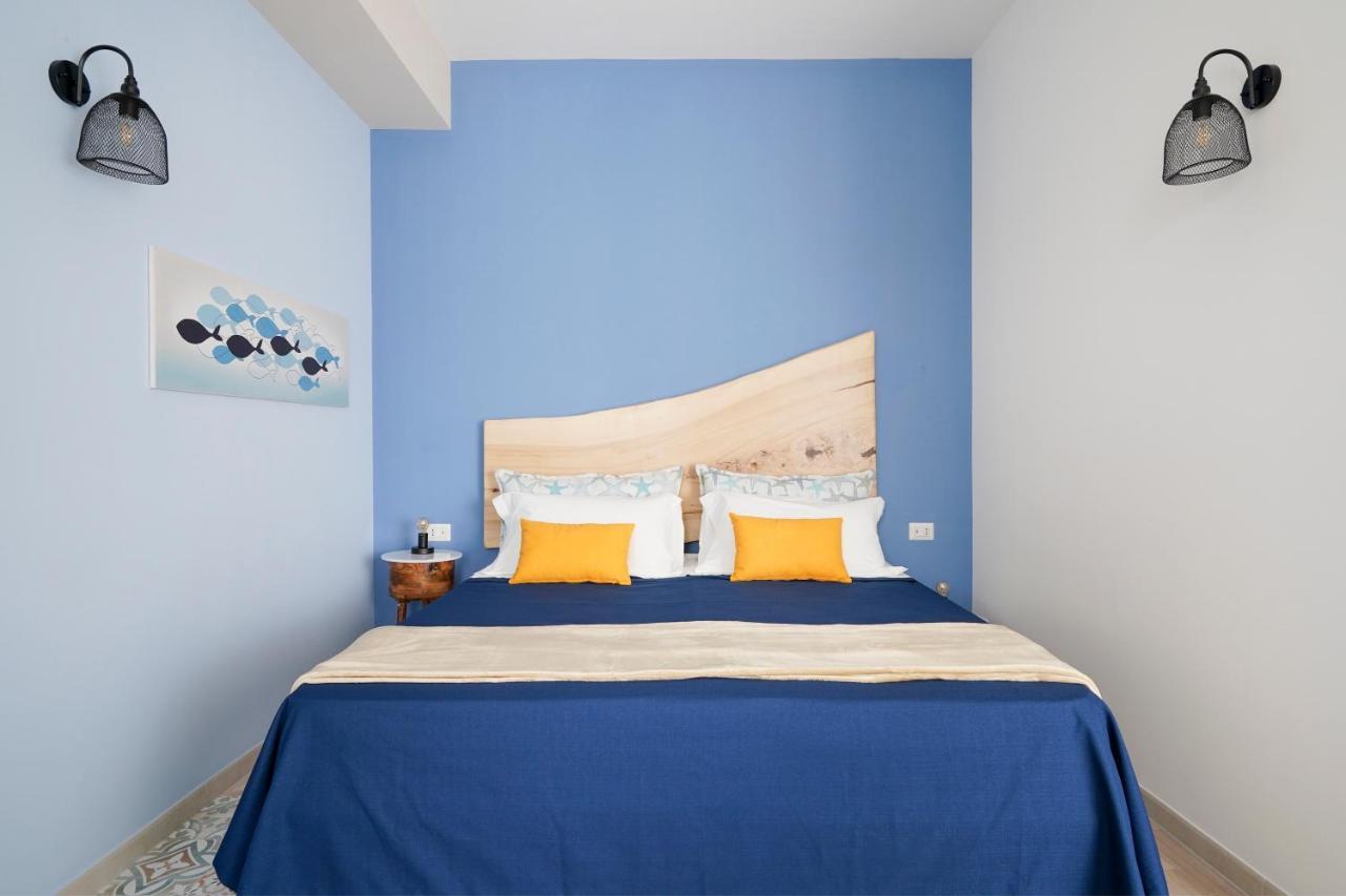 Mediterranea Apartment- Central Station - Free Wifi&Netflix Bari Kültér fotó