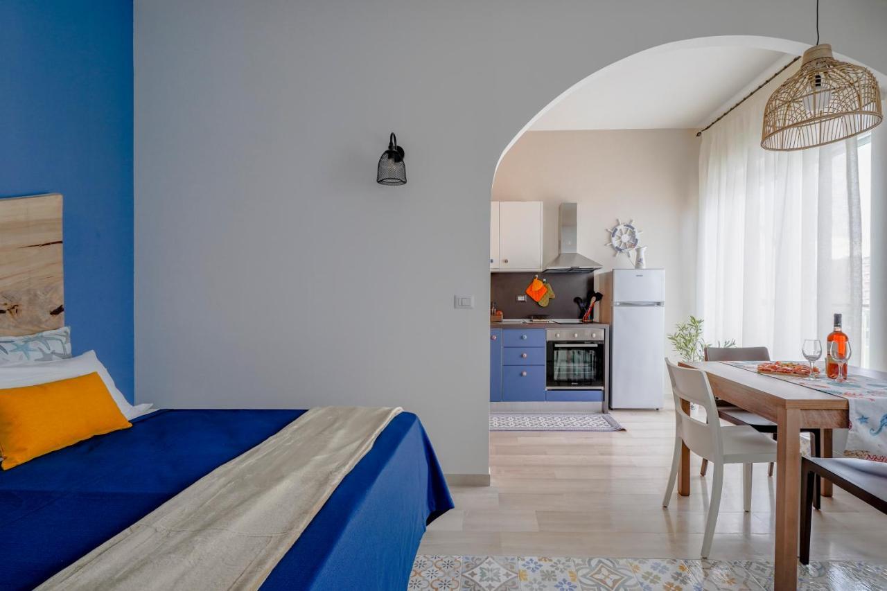 Mediterranea Apartment- Central Station - Free Wifi&Netflix Bari Kültér fotó