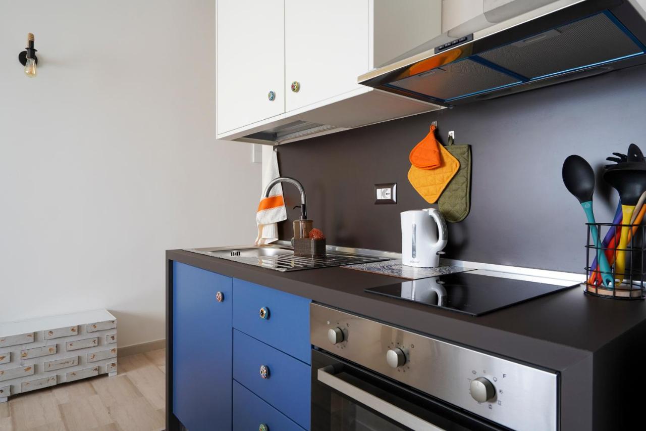Mediterranea Apartment- Central Station - Free Wifi&Netflix Bari Kültér fotó
