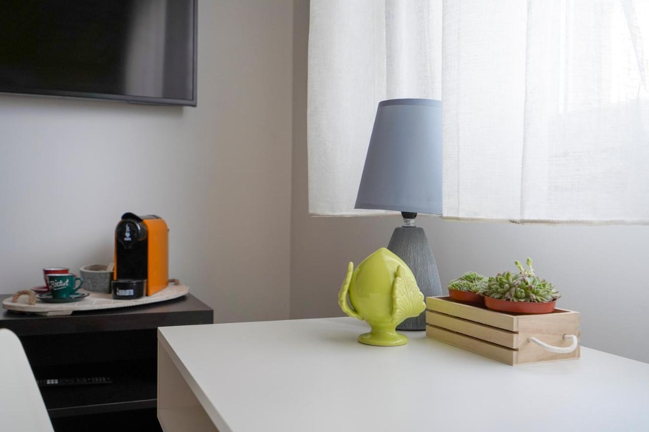 Mediterranea Apartment- Central Station - Free Wifi&Netflix Bari Kültér fotó