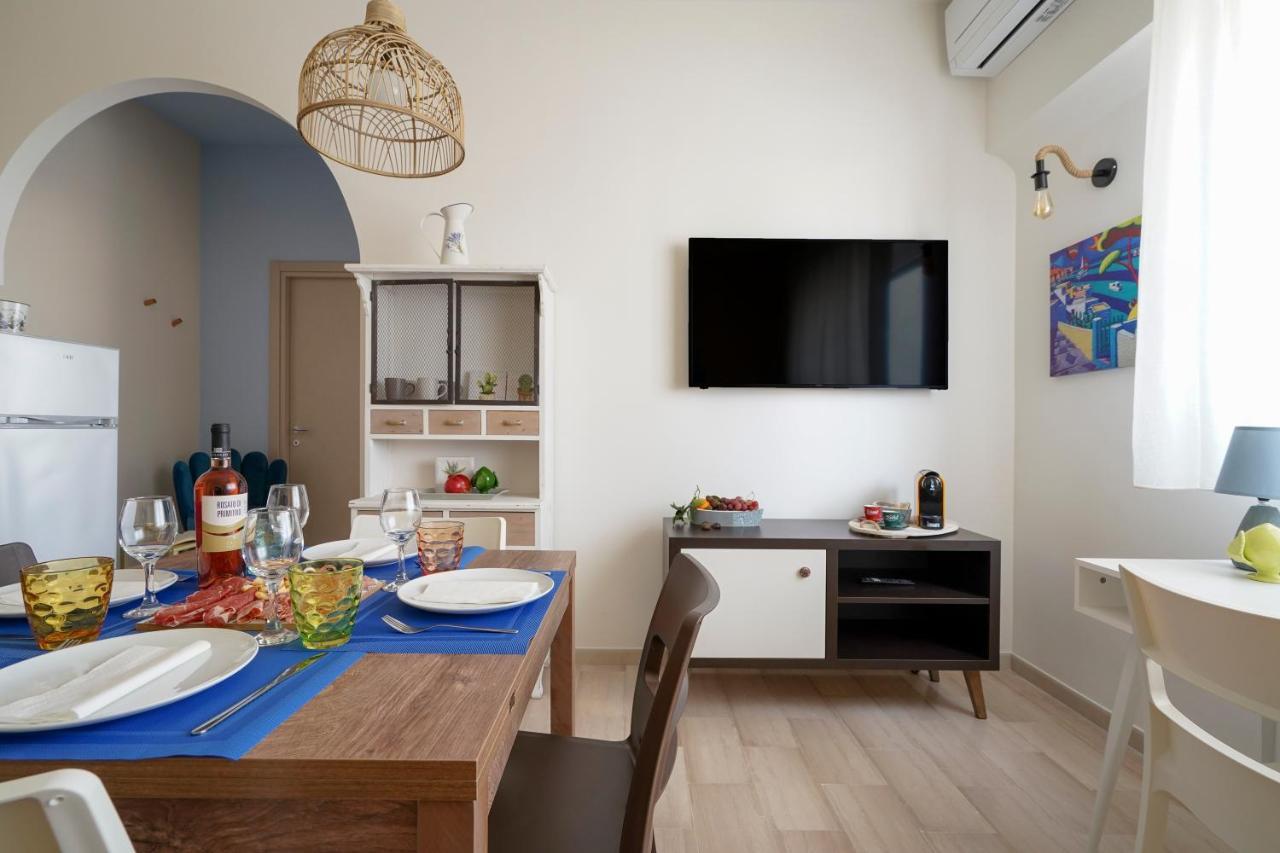 Mediterranea Apartment- Central Station - Free Wifi&Netflix Bari Kültér fotó