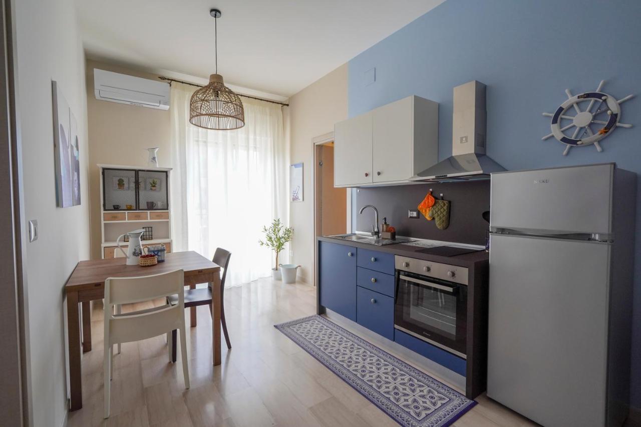 Mediterranea Apartment- Central Station - Free Wifi&Netflix Bari Kültér fotó