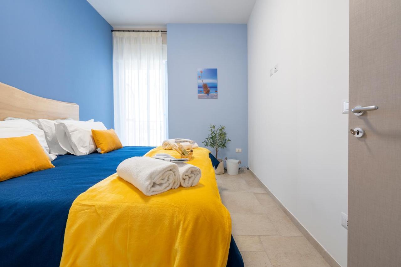 Mediterranea Apartment- Central Station - Free Wifi&Netflix Bari Kültér fotó